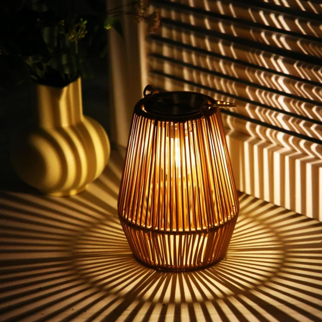 Lanterne Solaire Extérieur Étanche en Design Élégant pour Jardin – Elara-lampe solaire extérieur-Olloret