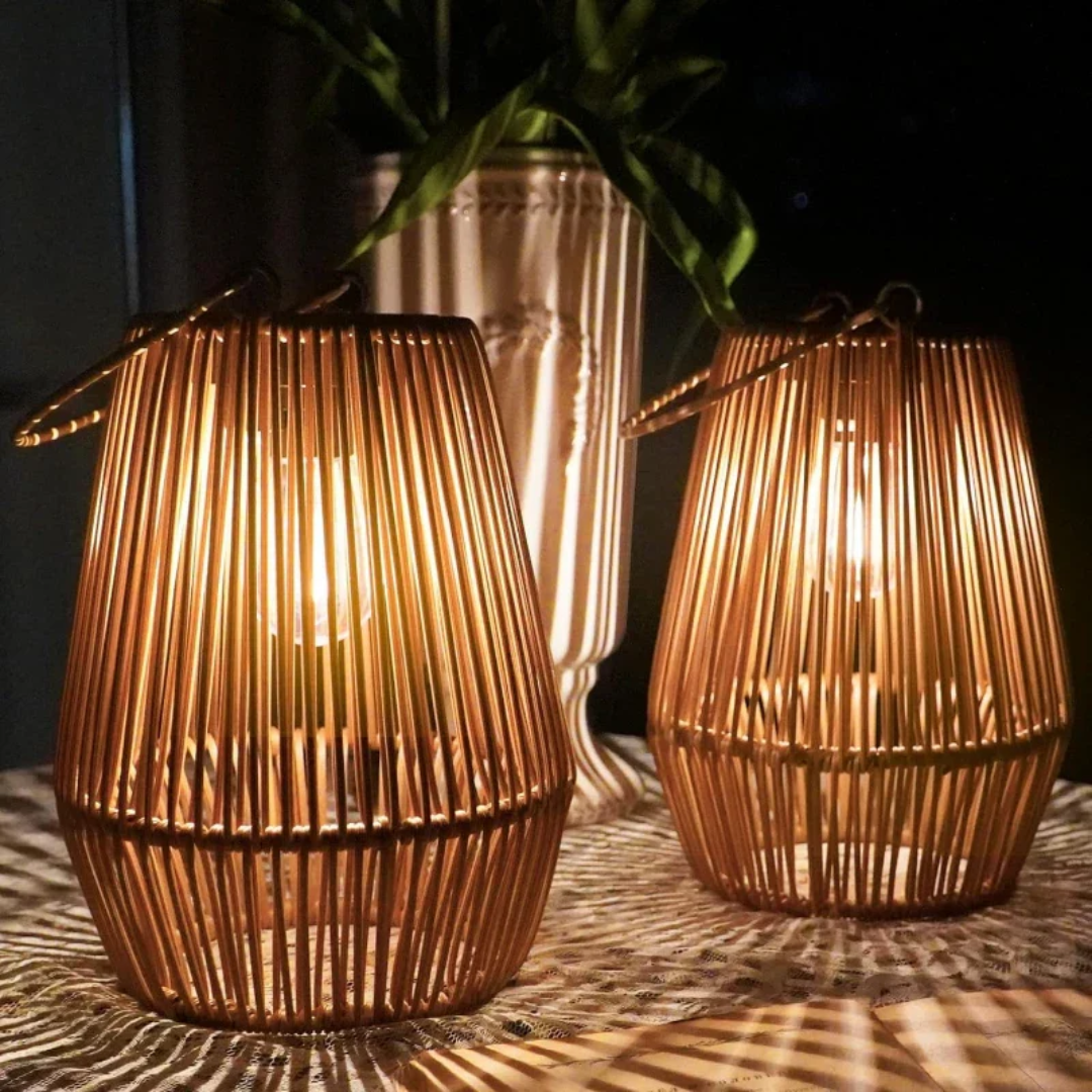 Lanterne Solaire Extérieur Étanche en Design Élégant pour Jardin – Elara-lampe solaire extérieur-Olloret