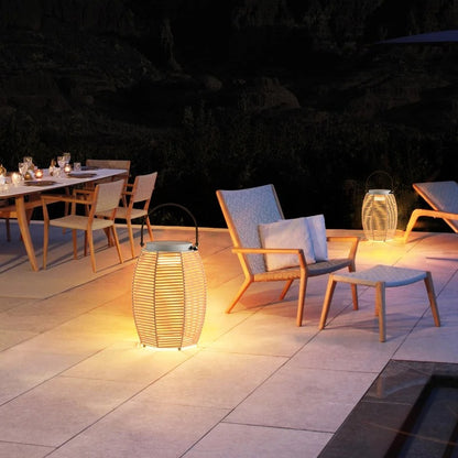 Lampe Solaire d'Extérieur Élégante et Durable avec Recharge USB – Luminara